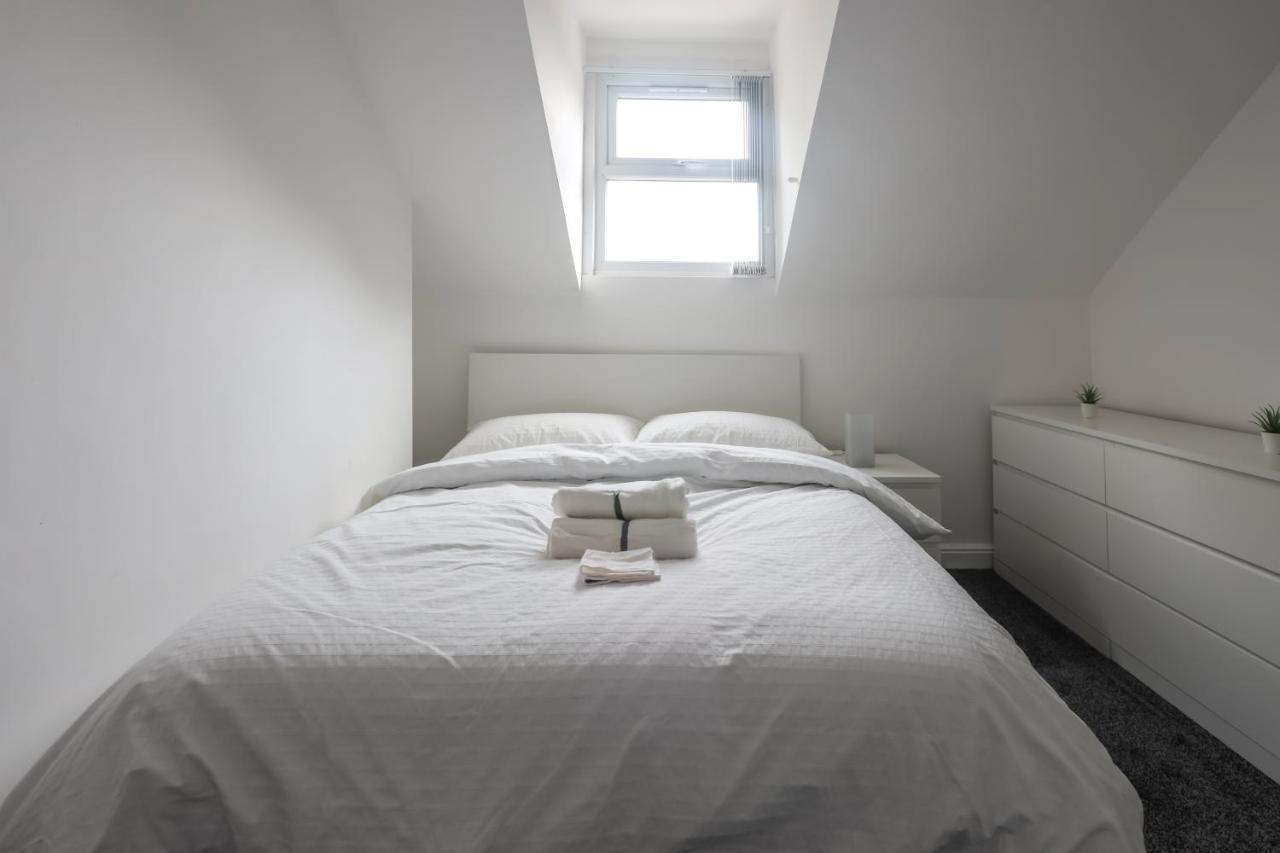 Spacious 4 Bed House In Birmingham, Suitable For Contractors 外观 照片