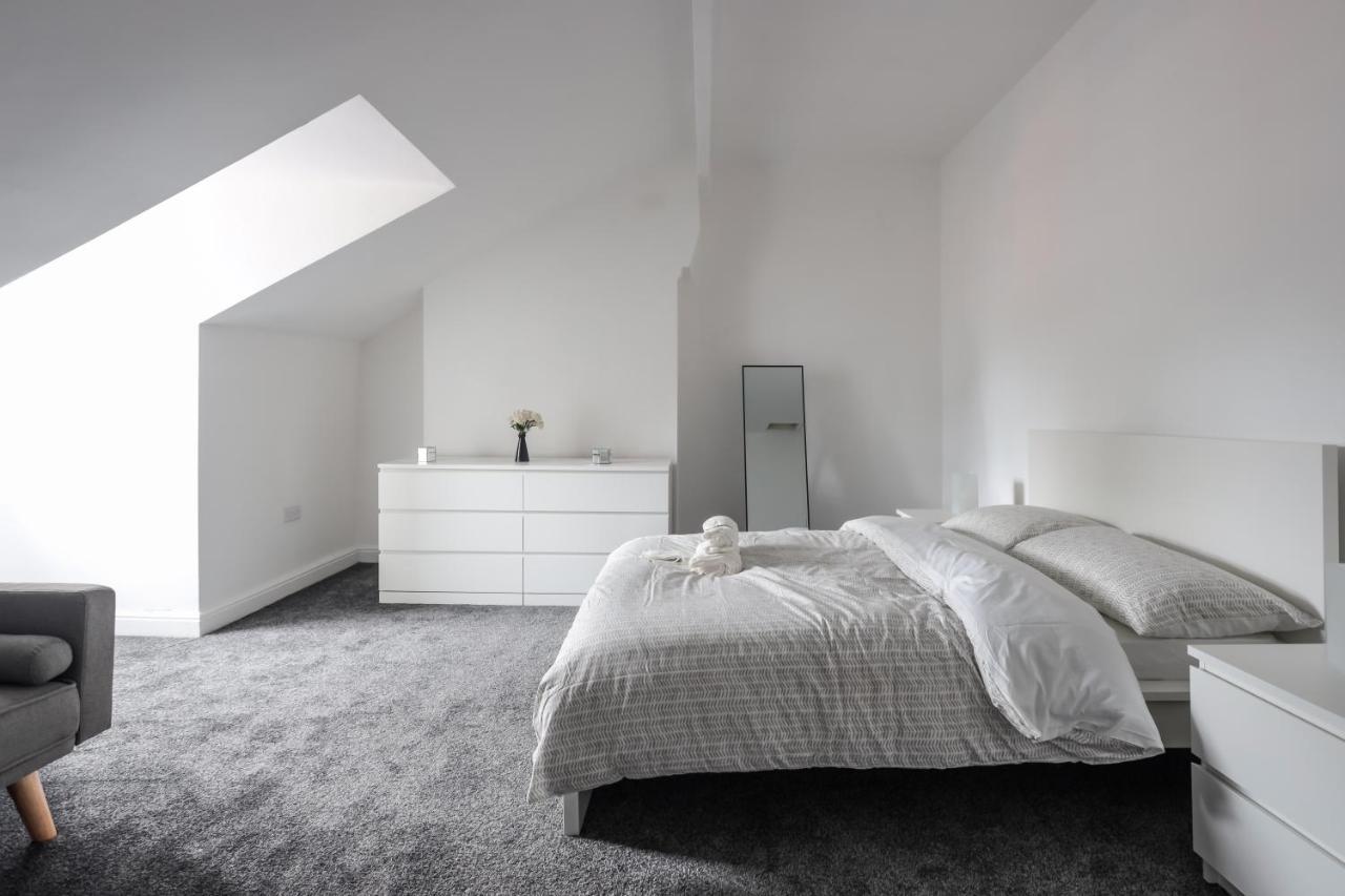 Spacious 4 Bed House In Birmingham, Suitable For Contractors 外观 照片