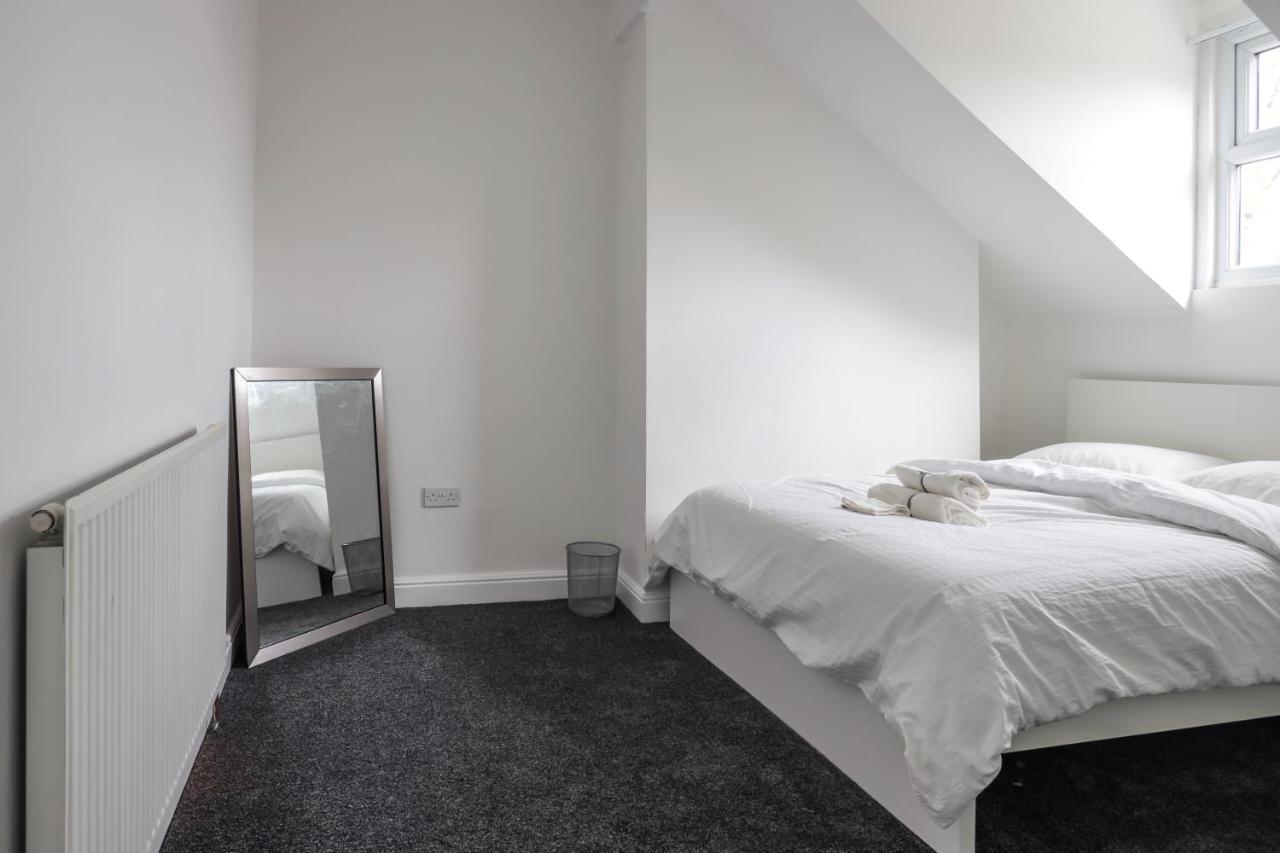 Spacious 4 Bed House In Birmingham, Suitable For Contractors 外观 照片