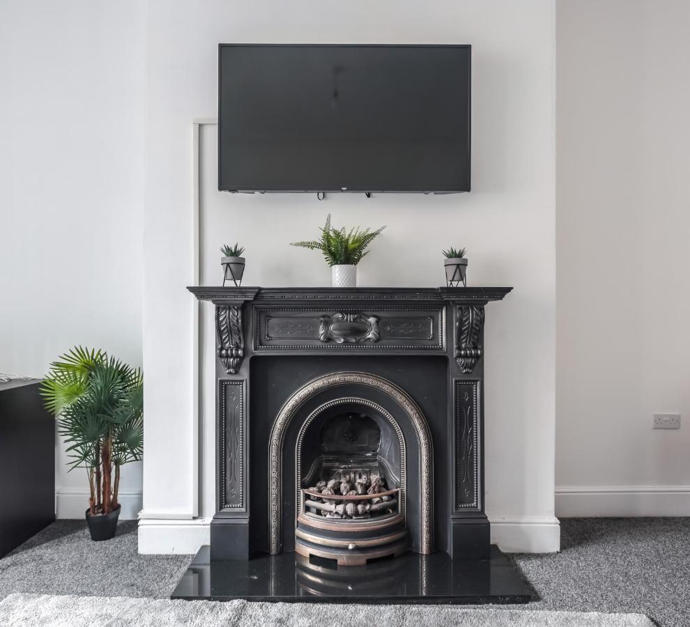 Spacious 4 Bed House In Birmingham, Suitable For Contractors 外观 照片