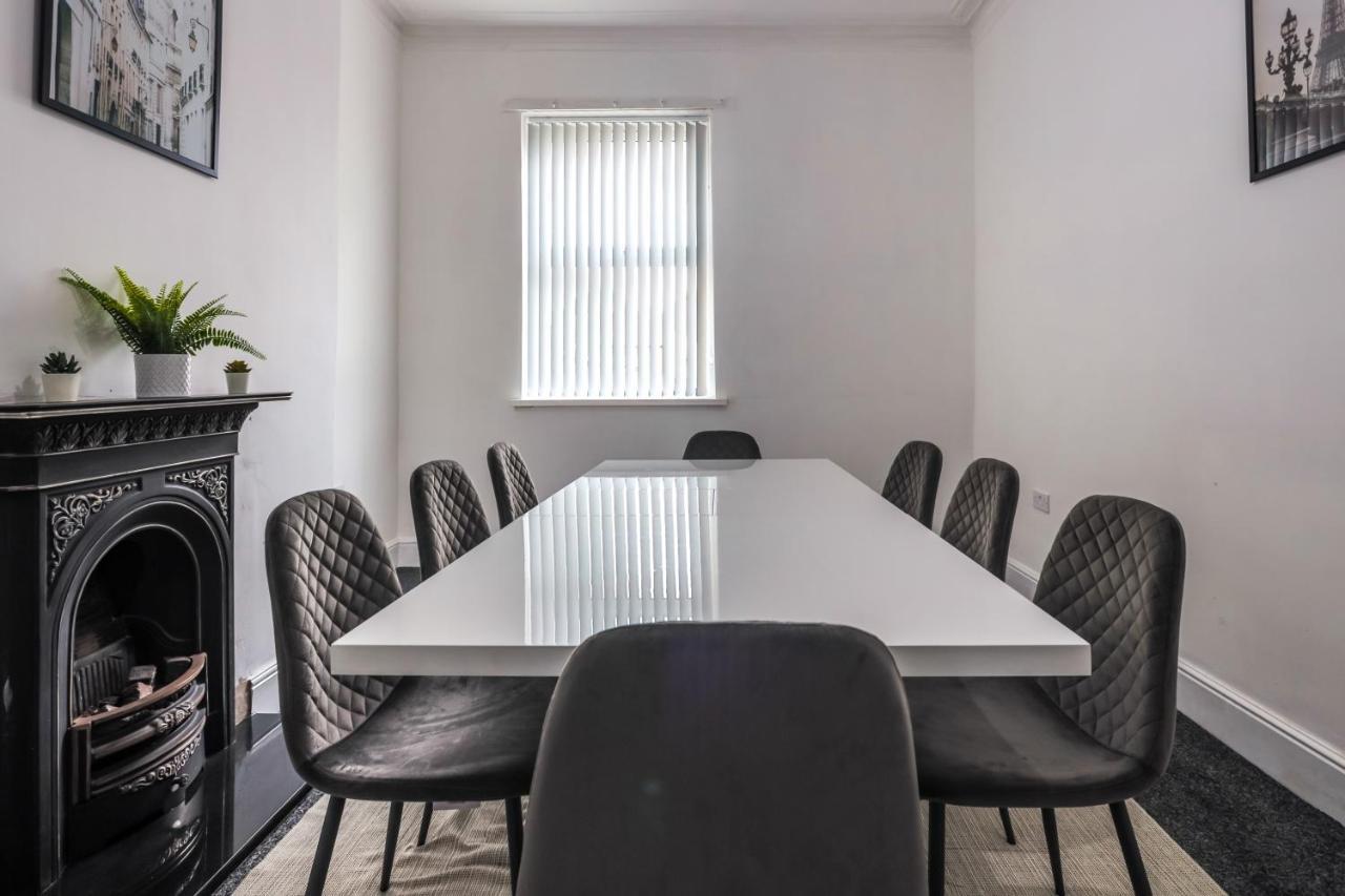 Spacious 4 Bed House In Birmingham, Suitable For Contractors 外观 照片