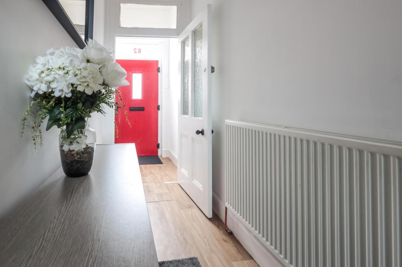 Spacious 4 Bed House In Birmingham, Suitable For Contractors 外观 照片